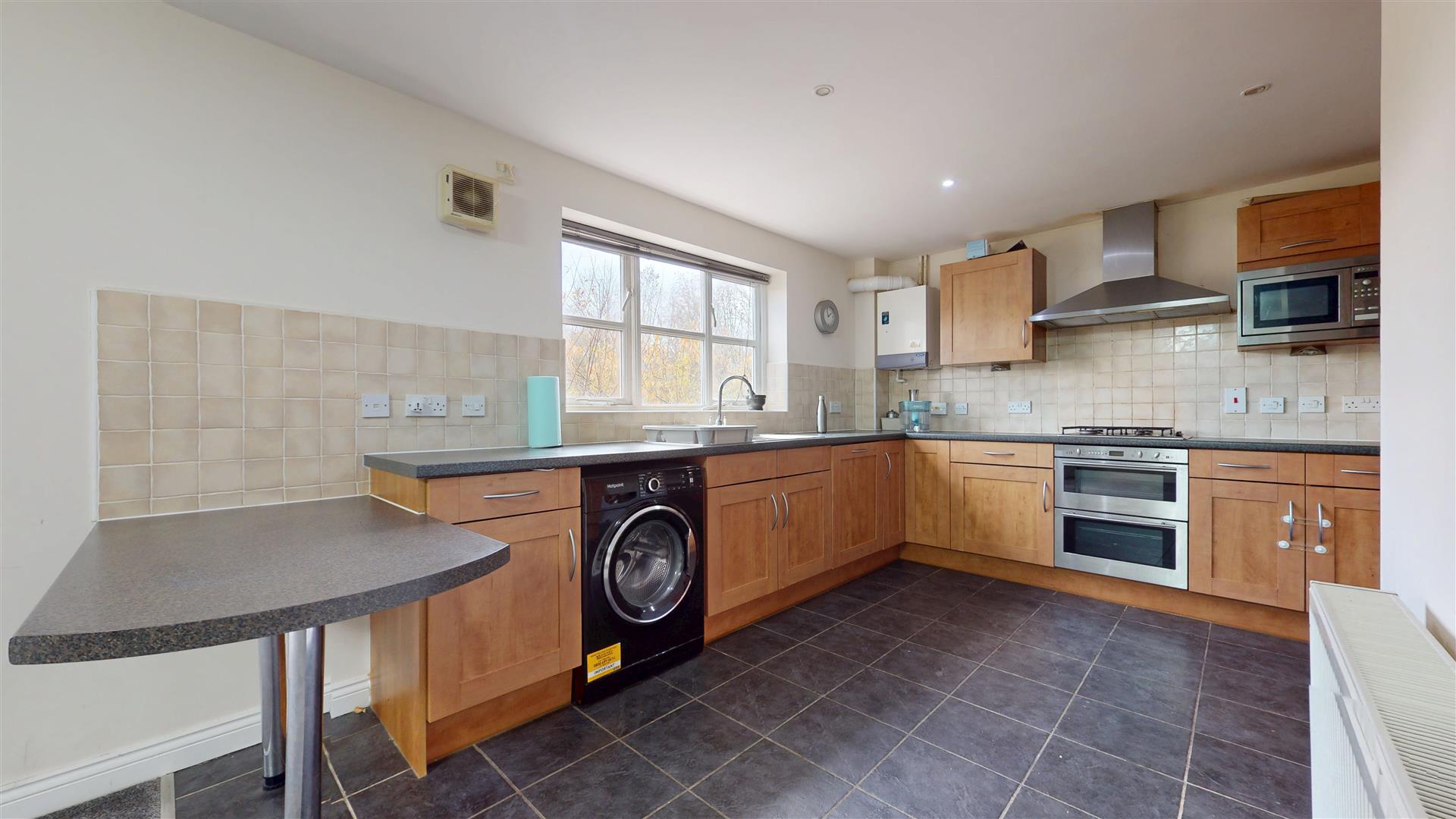 3 bed property in Vernier Crescent, Milton Keynes